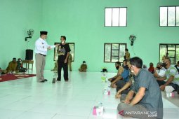 Gubernur Babel Serahkankan Bantuan Untuk Kelompok Tani Lada Desa Paku