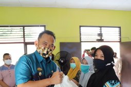 Pringsewu berikan bantuan bahan makanan kepada penerima manfaat