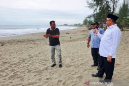 Pemerintah pusat mulai bangun tanggul cegah abrasi di Aceh Barat