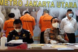 Polisi tangkap dua orang sedang nyabu di jalan tol