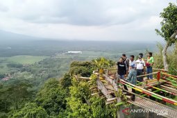 Menikmati keindahan Gunung Bujel Lumajang yang eksotis