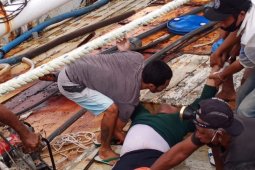 Dua pria di Kapal Ikan Esih Jaya diduga tewas tersengat listrik