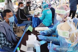 Kini giliran pegawai hotel di Puncak Bogor jalani "rapid test"