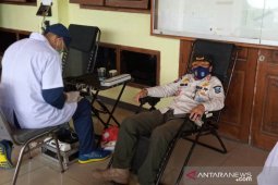 Anggota Satpol PP Babel Ramaikan Peringatan Hari Donor Darah Sedunia