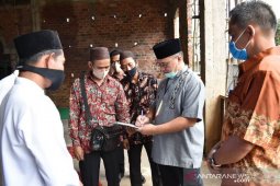 Usai bagikan bantuan lada, Gubernur Babel kunjungi Masjid Nurul Iman Desa Terentang