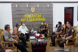 Wali kota terima kunjungan silaturahmi Kajari baru