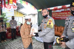 Warga Desa Beringin sambut suka cita bantuan Polda Kalsel