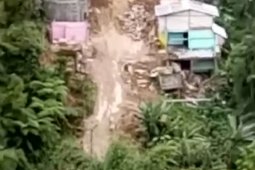 Bencana longsor di Palopo dua rumah amblas dan jalan Palopo-Rantepao terputus