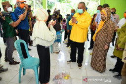 Pemprov Gorontalo distribusikan bantuan pangan di Boliyohuto