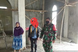 Patut dicontoh, Babansa Cikande Serda Andin Rahmat lunasi hutang seorang nenek kepada rentenir