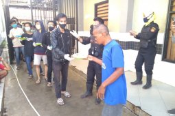 25 orang harus  kerja sosial di Liponsos Surabaya karena tak pakai masker