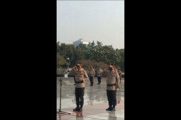 Kapolri tabur bunga di Taman Makam Pahlawan Kalibata sambut hari Bhayangkara