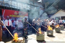 Kapolres Tapsel pimpin pemusnahan ganja 245 kg lebih
