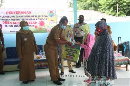Bupati serahkan BLT-DD kepada 140 orang warga Sungai Jelai