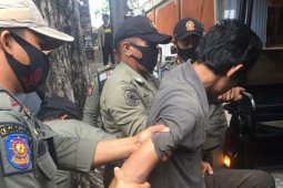 Satpol PP Denpasar tertibkan ODGJ bawa senjata tajam