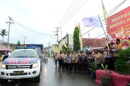 Video - Kapolda Kalsel lepas bhakti sosial tahap dua dari Kapolri