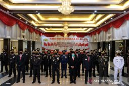 Kapolda Kalsel gelorakan semangat merah putih di Hari Bhayangkara