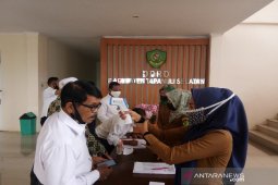 Masuk kantor DPRD Tapsel wajib test suhu tubuh dan cuci tangan