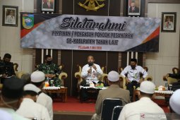 Santri ponpes tinggal di asrama diperbolehkan mengikuti kegiatan belajar mengajar