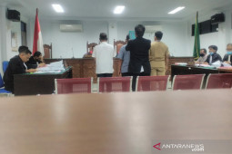 Majelis hakim tegur saksi kasus korupsi telur Rp2,6 miliar. Ada apa?