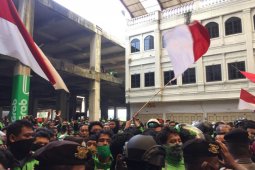 Aksi pengemudi ojol di kantor Gojek Medan sampaikan tiga tuntutan