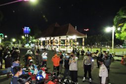 Gugus Tugas Situbondo gelar patroli skala besar pendisiplinan protokol kesehatan (Video)