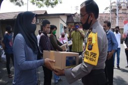 Polres Tebing Tinggi serahkan  bantuan dari Kementerian Parawisata dan Ekonomi Kreatif