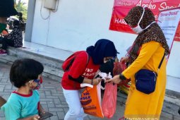 DLH Surabaya tegur puluhan gerai langgar aturan pembatasan kantong plastik