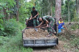 TMMD Kodim Ketapang mulai kerjakan jalan rabat beton 330 meter
