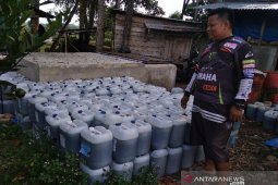Gagal raih gelar sarjana pertanian, Aiptu Manahasa sulap kotoran kambing jadi pupuk cair