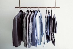 Baju di Lemari Menumpuk Tapi Tetap Ngerasa Nggak Punya Baju? Ini Trik Biar Nggak Belanja Mulu