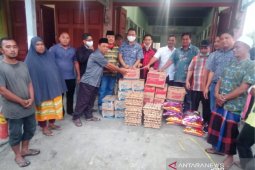 Ini bantuan legislator untuk korban kebakaran di Meulaboh