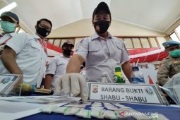 Polres Cimahi tangkap biduan pengedar narkoba jaringan LP