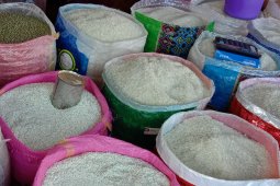 Harga sejumlah kebutuhan pokok masyarakat di Ambon  normal