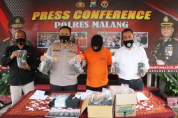 Polisi Malang tangkap pemilik 17 pohon ganja