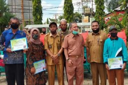 22 poktan di Batanghari peroleh bantuan unit mesin perontok padi