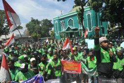 Unjuk rasa pengemudi Go-jek terkait penetapan tarif tak masuk akal
