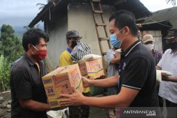 Wakil Bupati Jembrana jenguk korban longsor