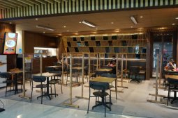 Pengelola Bandara Juanda terapkan protokol kesehatan di area komersial