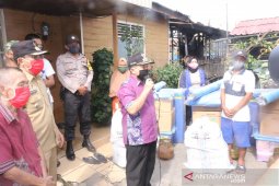 Wali kota berikan bantuan korban kebakaran