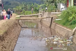 Pengunjung keluhkan air kotor di objek wisata Irigasi Talangseng Garut