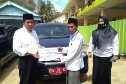 Pemkab Bangka Tengah bantu dua pondok pesantren mobil operasional