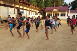 Satgas TMMD ke 108 latih anak-anak bela diri