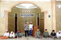 Hadapi normal baru, GTPP COVID-19 Tapsel serahkan bantuan ke Masjid Babur Rahmat