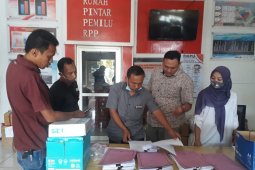 KPU Mukomuko distribusikan perlengkapan protokol kesehatan ke PPK