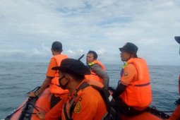 Basarnas Nias cari korban hilang  terseret ombak