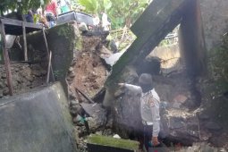 Erosi akibatkan jalan lintas Negeri Lima - Kota Ambon terputus