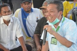 Bupati serahkan bantuan "Saung Sawah" ke Poktan Pematang Lima Suku