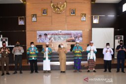 Ponpes Gontor berikan penghargaan ke Bupati Batola