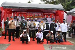 Bupati HST bersama Kapolda dan Korem tinjau kampung tangguh Desa BatuTangga